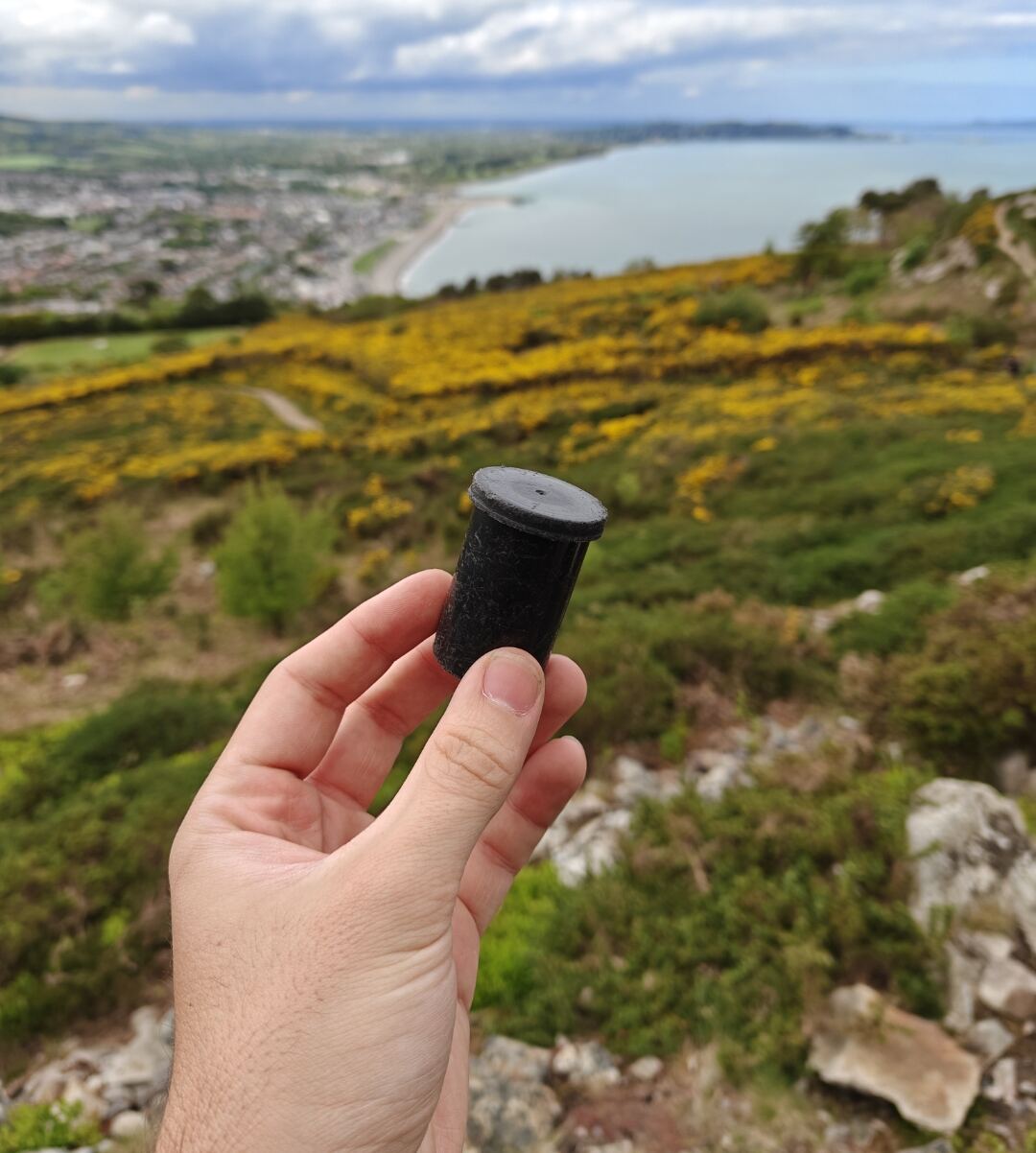 Détail d'une géocache trouvée face à la baie de Dublin